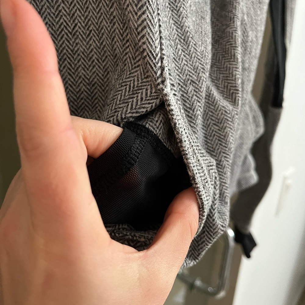 Lululemon gray and black herringbone half zip 4 - Picture 2 of 12